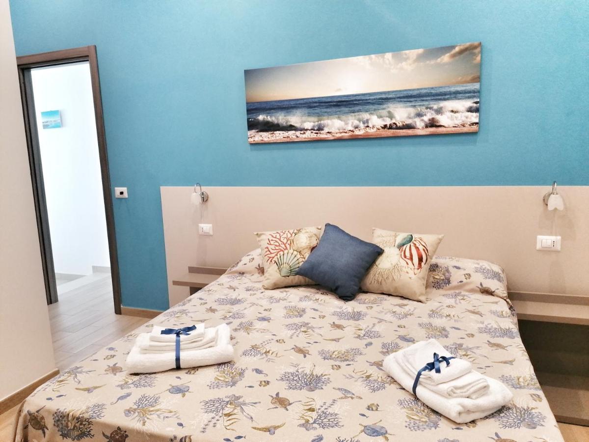 B&B Marina Di Naxos จีอาร์ดีนี นักซอส ภายนอก รูปภาพ